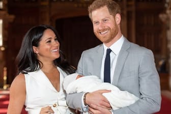 Prinz Harry will auf einen offiziellen Besuch in Südafrika Ehefrau Meghan und Sohn Archie mitnehmen.