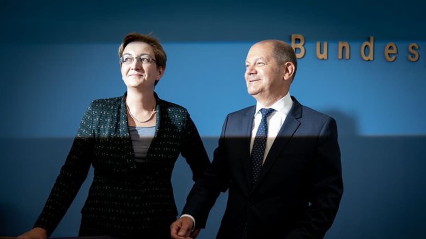 Olaf Scholz, Bundesfinanzminister, und Klara Geywitz, Brandenburger Landtagsabgeordnete, haben ihre Kandidatur für den Vorsitz der SPD angekündigt.