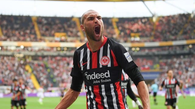 Bas Dost brauchte keine 15 Minuten, um das erste Mal im Eintracht-Trikot zu treffen. Bas Dost brauchte keine 15 Minuten, um das erste Mal im Eintracht-Trikot zu treffen.