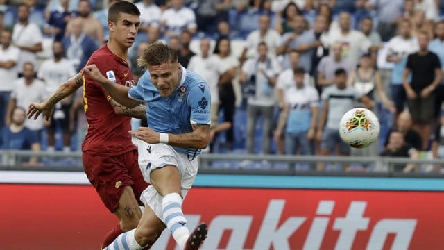 Lazios Ciro Immobile beim Torabschluss.