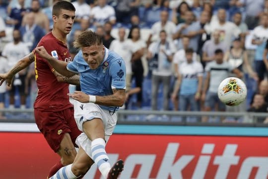 Lazios Ciro Immobile beim Torabschluss.