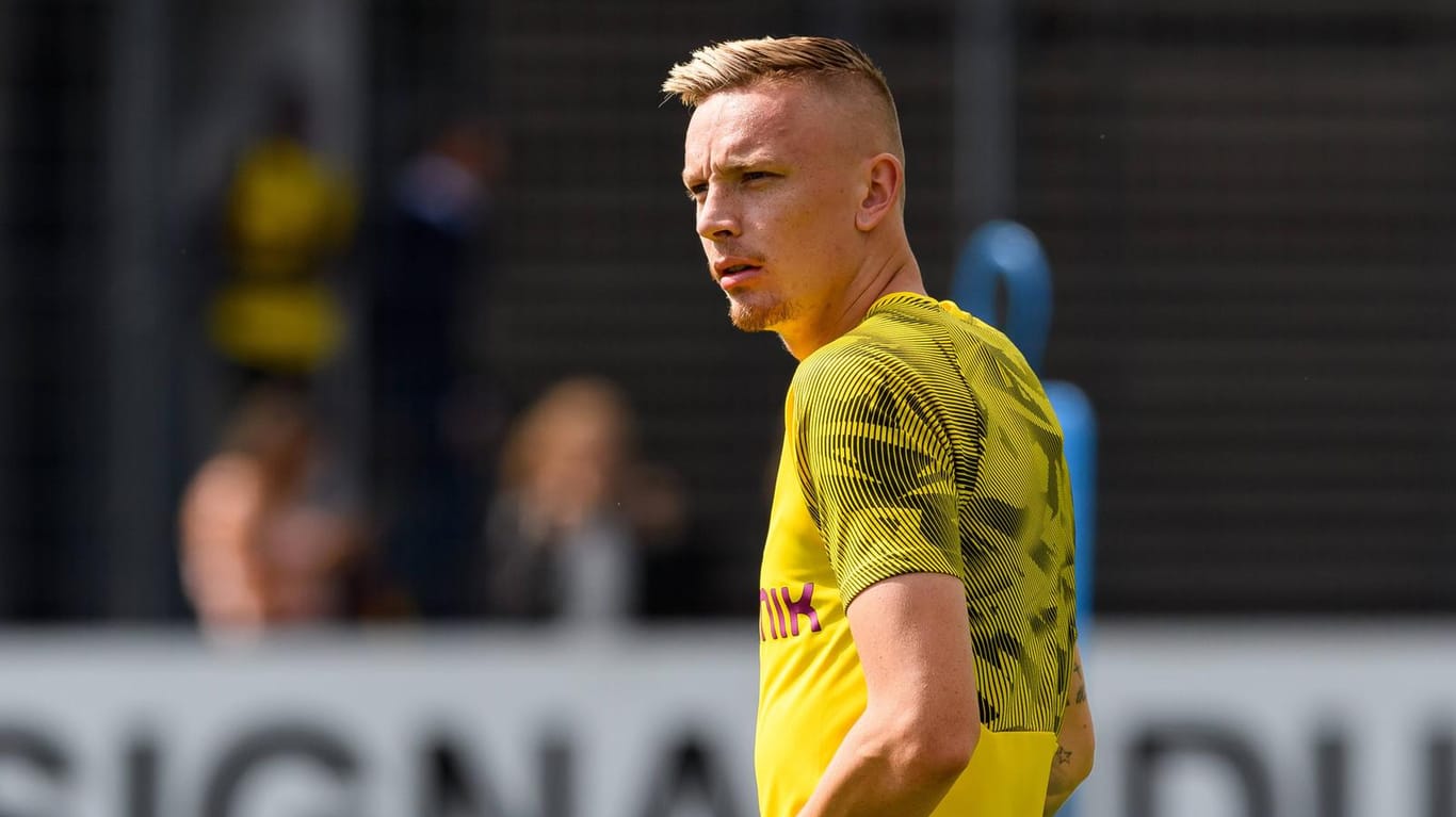 Marius Wolf: Der Außenbahnspieler könnte bald Schwarz-Gelb für Blau-Weiß tauschen.
