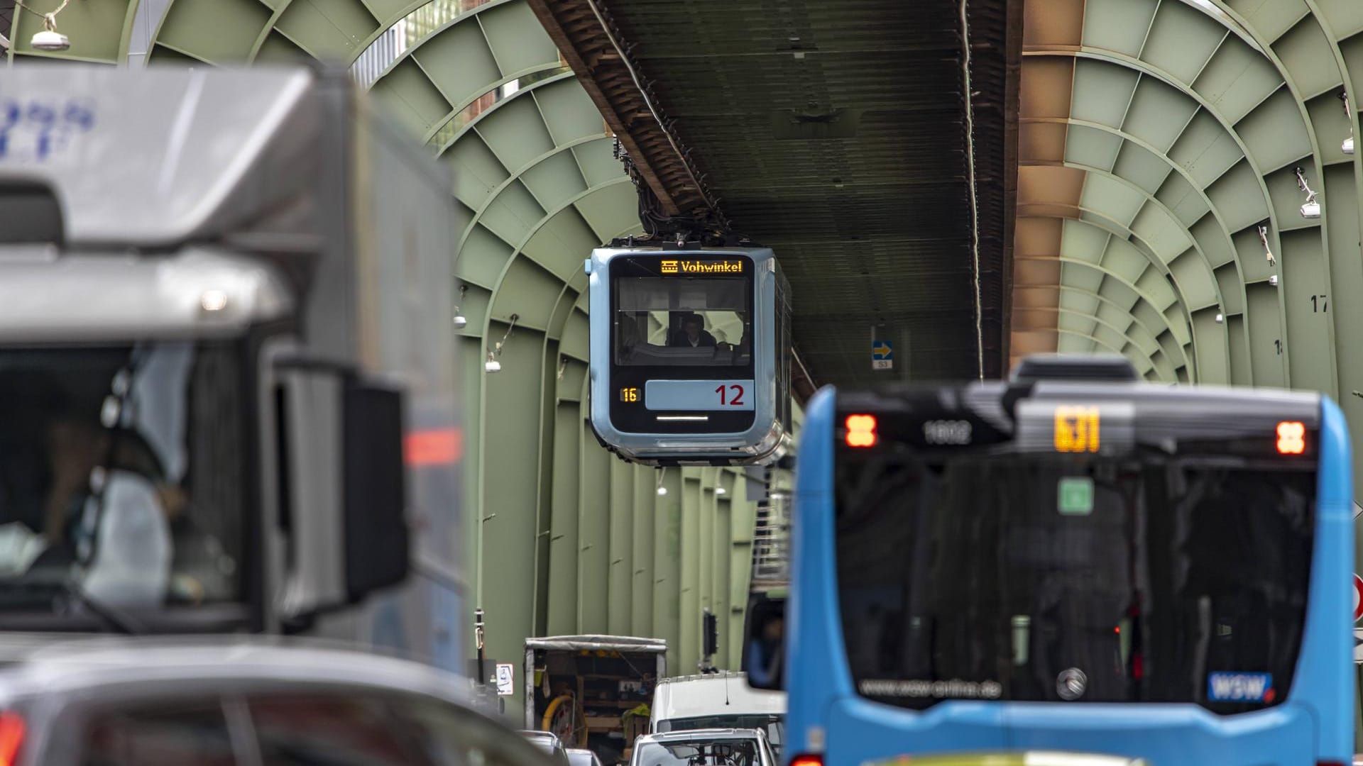 Die Wuppertaler Schwebebahn: Sie fährt jetzt mit digitaler Technik.