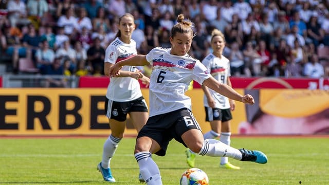 Bekam von der Bundestrainerin ein Sonderlob: DFB-Kücken Lena Oberdorf.