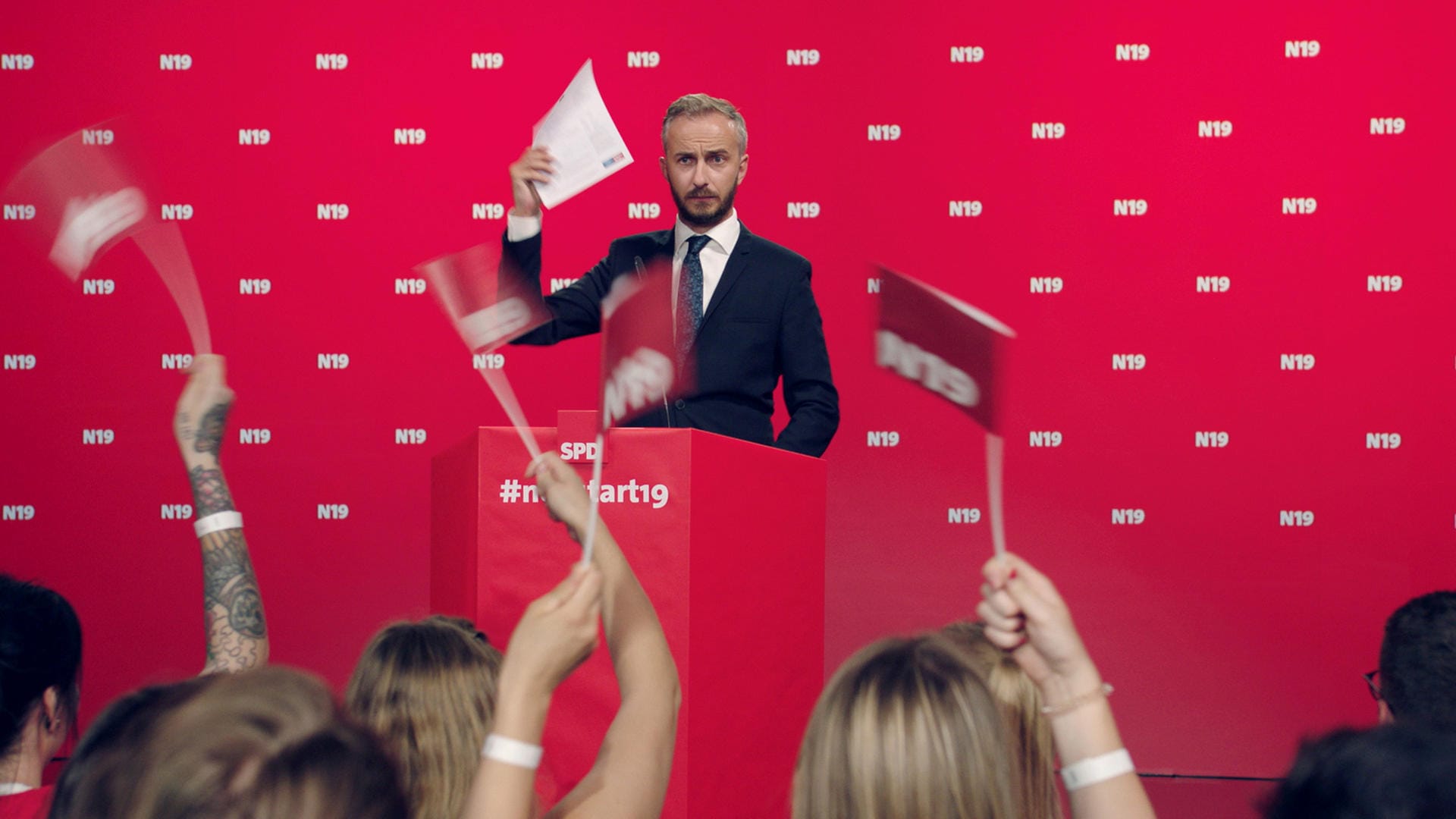 Der TV-Unterhalter Jan Böhmermann erklärte in seiner Sendung "Neo Magazin Royale" seine Kandidatur: Am Ende durfte er aber nicht antreten.