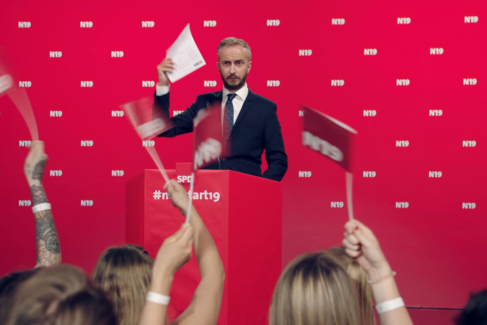 Der TV-Unterhalter Jan Böhmermann erklärte in seiner Sendung "Neo Magazin Royale" seine Kandidatur: Am Ende durfte er aber nicht antreten.