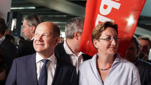 Olaf Scholz (l) und Klara Geywitz treten als Duo für den SPD-Parteivorsitz an.