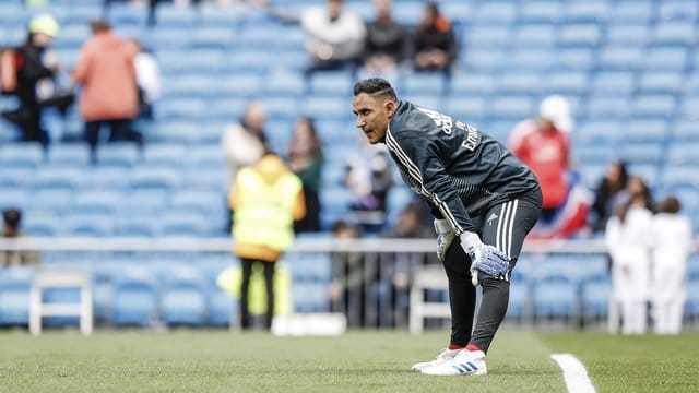 Torwart Keylor Navas wechselt im Zuge eines Tauschgeschäfts von Real Madrid zu Paris Saint-Germain. Torwart Keylor Navas wechselt im Zuge eines Tauschgeschäfts von Real Madrid zu Paris Saint-Germain.