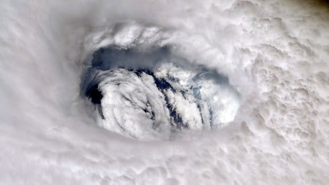 Das Auge des Sturms: Hurrikan "Dorian" - aufgenommen von Bord der Internationalen Raumstation ISS. Das Auge des Sturms: Hurrikan "Dorian" - aufgenommen von Bord der Internationalen Raumstation ISS.