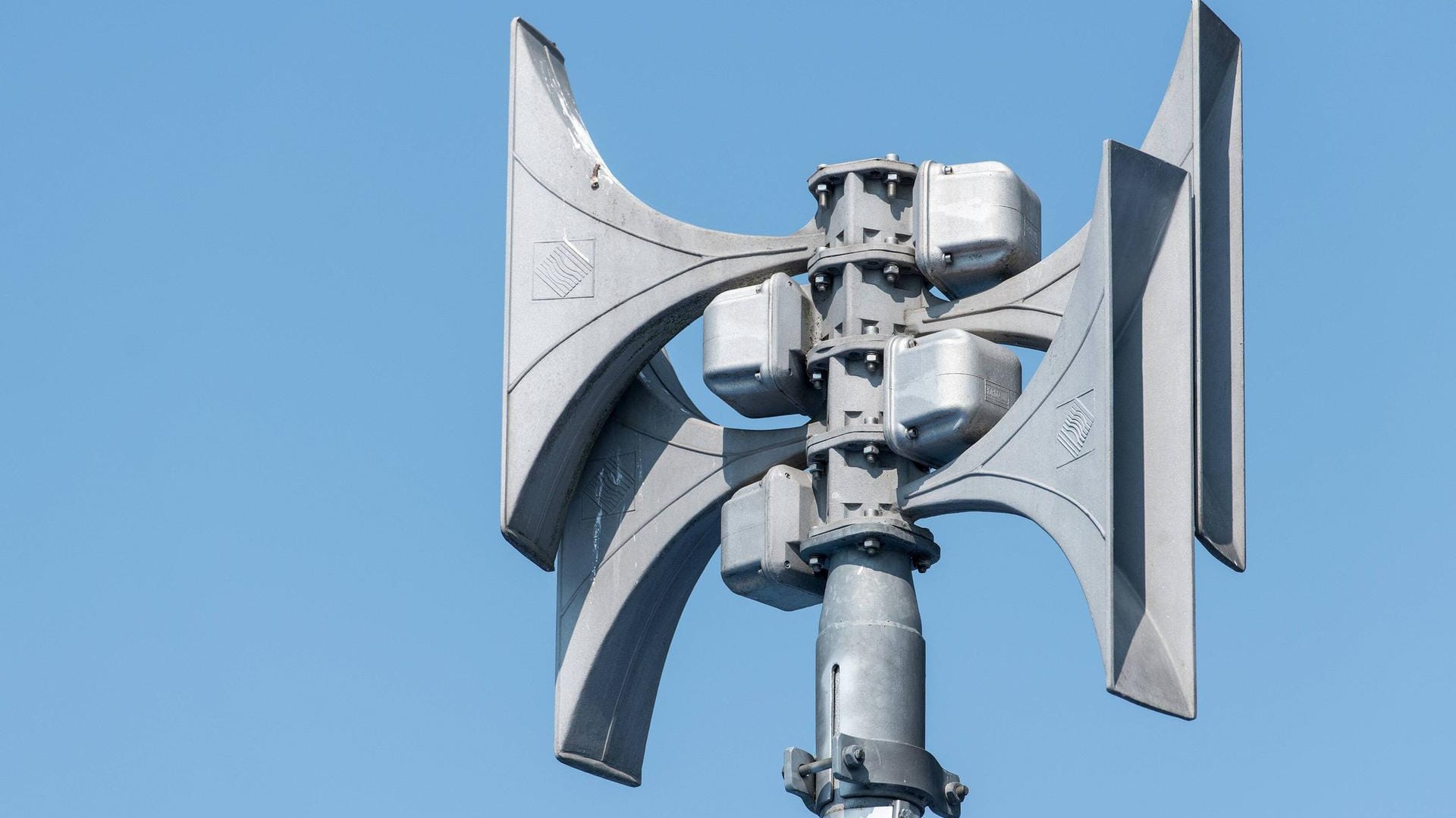 Elektronische Sirene zur Alarmierung: In Nordrhein-Westfalen werden die Sirenen getestet. Elektronische Sirene zur Alarmierung: In Nordrhein-Westfalen werden die Sirenen getestet.