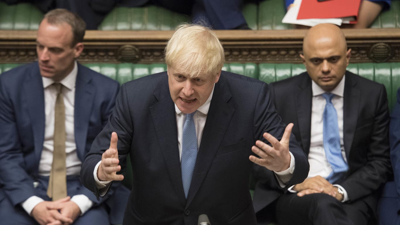Boris Johnson im britischen Parlament: Sollte sich das Unterhaus gegen seine Brexit-Pläne stellen, will er Neuwahlen ansetzen.