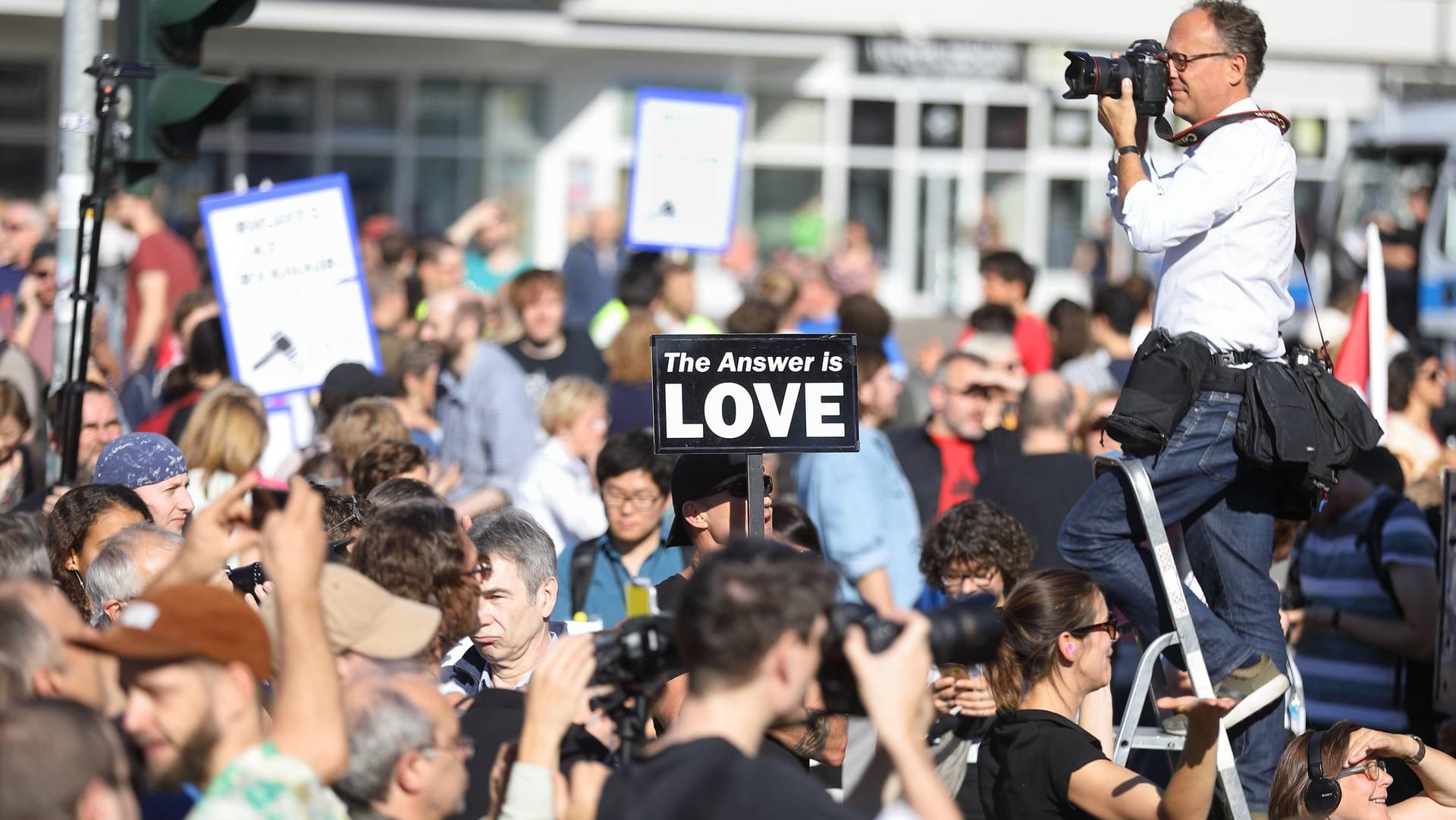 Demonstranten bei einer Kundgebung im Herbst 2018 in Berlin.