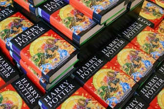 Der siebte Band der beliebten Harry-Potter Reihe: Die Schule bewahrt die Romane zwar weiter auf, stellt sie den Schülern aber nicht mehr zur Verfügung.