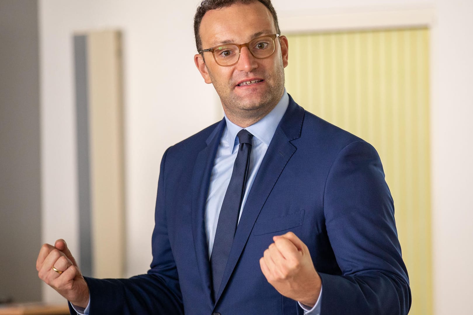 Jens Spahn in Hoyerwerda: Der Bundesgesundheitsminister möchte den Pflegenotstand mit mehr Fachkräften aus dem Ausland lösen.