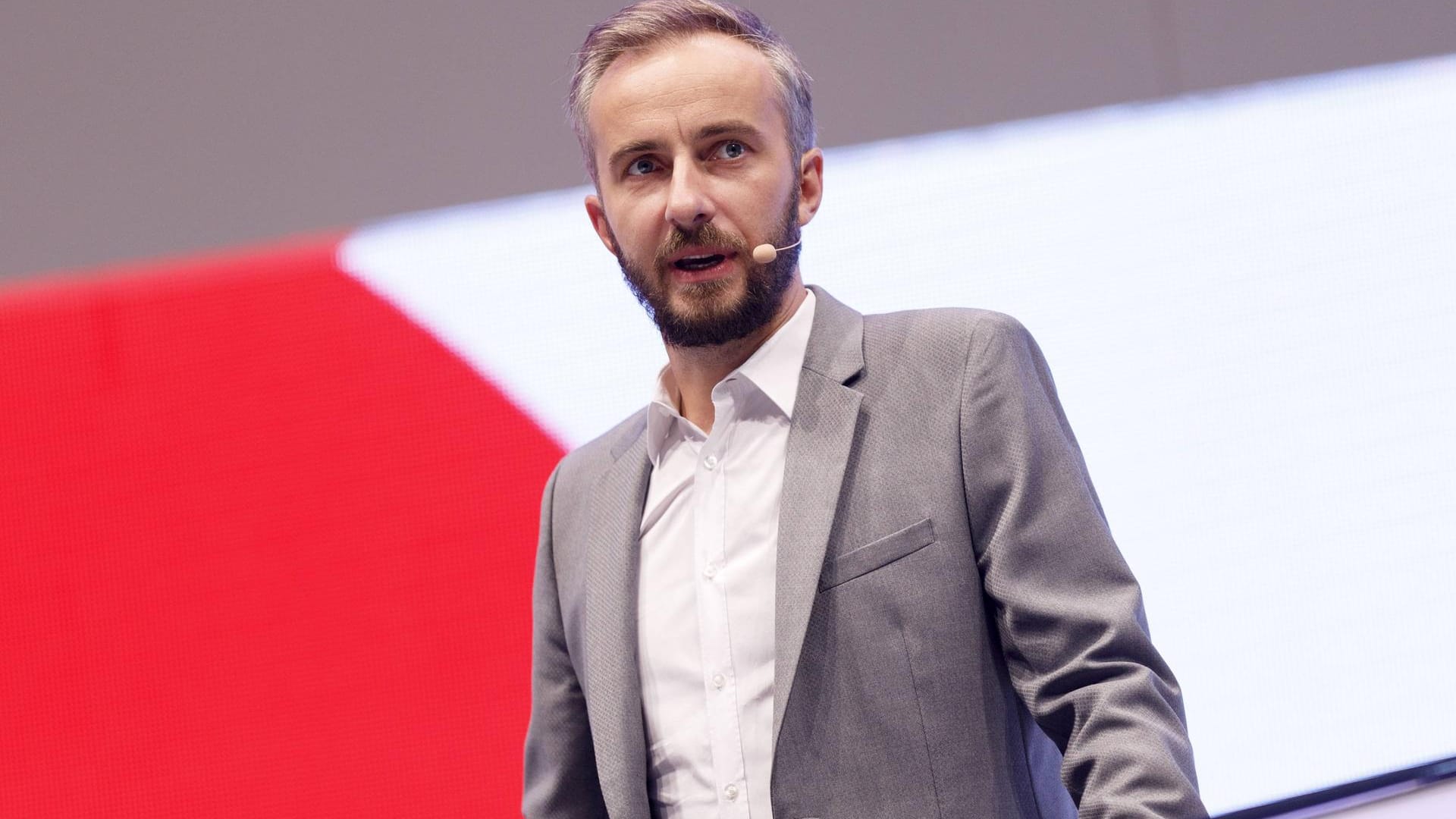 Moderator Jan Böhmermann: In Ostdeutschland will der Satiriker nun in einen SPD-Verband eintreten.