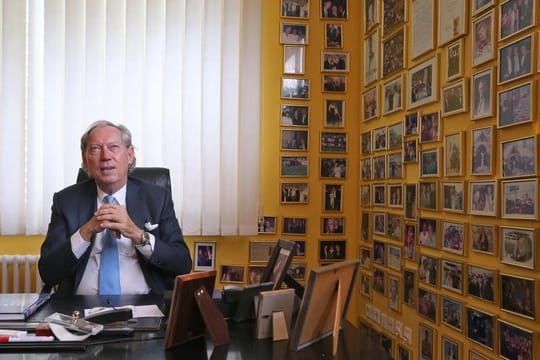 Werner Mang in seinem Büro in der Bodensee Klinik.