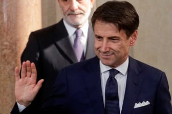 Italiens bisheriger und auch künftiger Ministerpräsident Giuseppe Conte nach seinem Treffen mit Staatspräsident Mattarella.