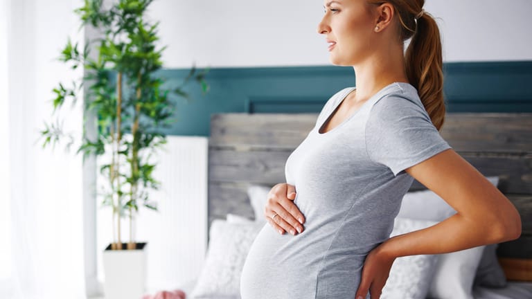 Beschwerden in der Schwangerschaft: Vergrößerte Hämorrhoiden sind ein häufiges Problem.