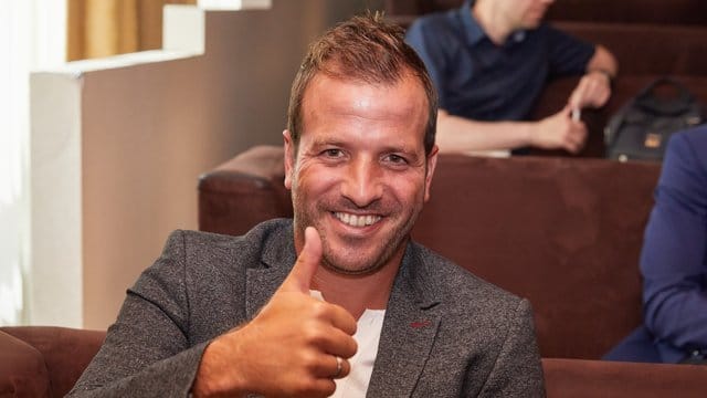 Ex-HSV-Profi Rafael van der Vaart sieht bei den DFB-Talenten "Unerschöpfliches Reservoir". Ex-HSV-Profi Rafael van der Vaart sieht bei den DFB-Talenten "Unerschöpfliches Reservoir".