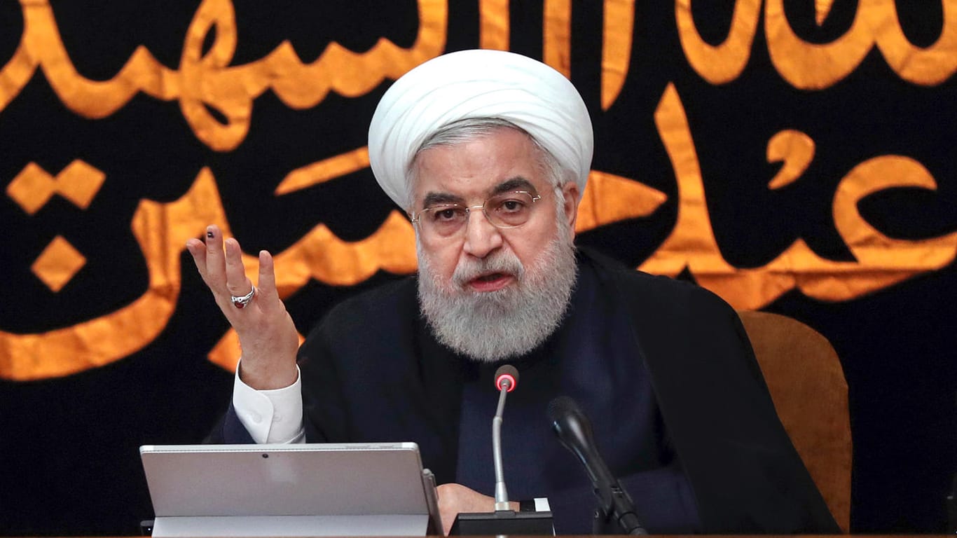 Irans Präsident Hassan Ruhani: Er bekräftigt seine Drohung, dass der Iran sich weiter vom Atomabkommen von 2015 distanzieren könnte.