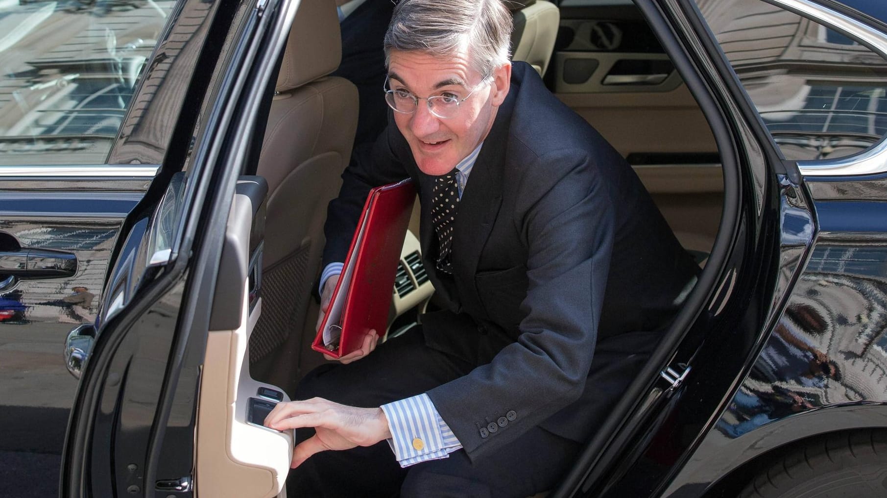 Ob Jacob Rees-Mogg auf der Rückbank noch ein Nickerchen gehalten hat? In Westminster hat der Leader of the House of Commons genau das getan – und dafür viel Spott geerntet.