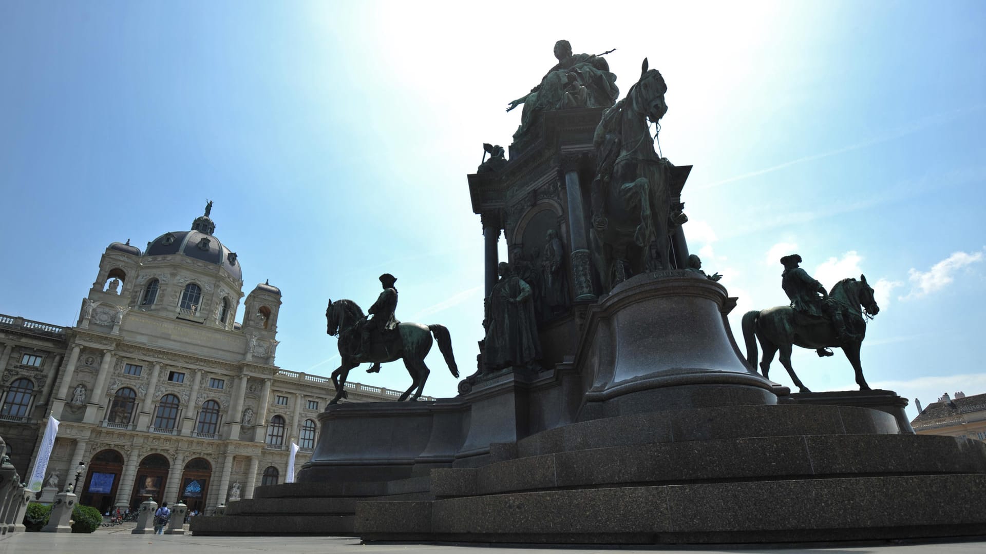 Maria-Theresien-Denkmal vor dem Kunsthistorischen Museum: Wien ist nach einem Ranking des britischen Wirtschaftsmagazins "Economist" erneut die lebenswerteste Stadt der Welt.