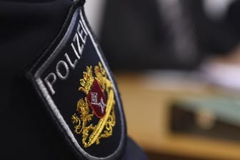 Polizei Bremen (Symbolbild): Die Frau stellte sich über einen Rechtsanwalt.