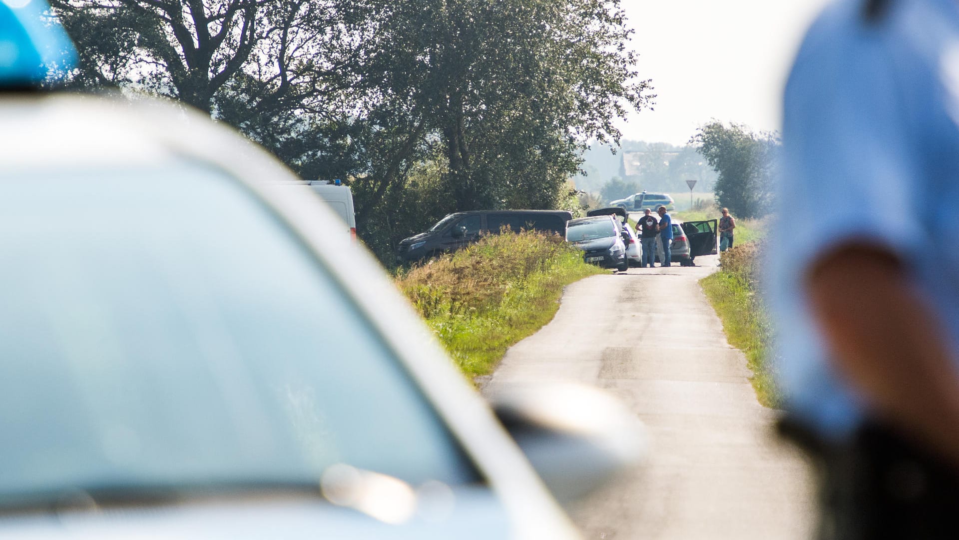 Polizeieinsatz an einem Feld in Nordfriesland: Bei der Leiche handelt es sich eindeutig um die vermisste Nathalie. Polizeieinsatz an einem Feld in Nordfriesland: Bei der Leiche handelt es sich eindeutig um die vermisste Nathalie.