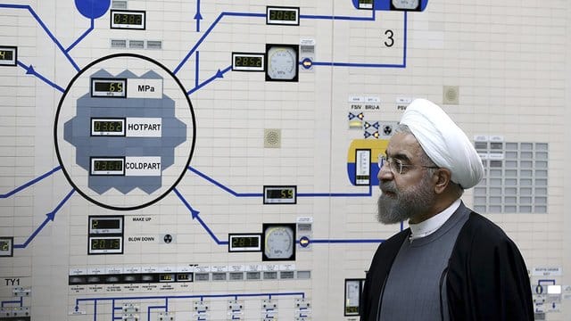 Irans Präsident Ruhani im Atomkraftwerk Buschehr. Irans Präsident Ruhani im Atomkraftwerk Buschehr.