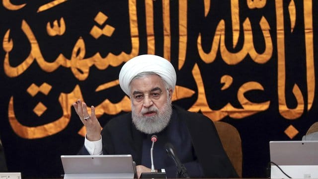 Präsident Hassan Ruhani am Mittwoch bei einer Kabinettssitzung in Teheran. Präsident Hassan Ruhani am Mittwoch bei einer Kabinettssitzung in Teheran.