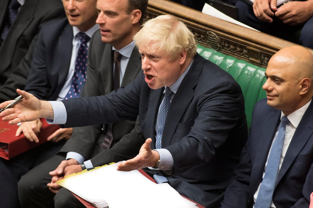 Premierminister Boris Johnson im Parlament: In der Presse muss er viel Kritik an seinem Politik-Stil einstecken.