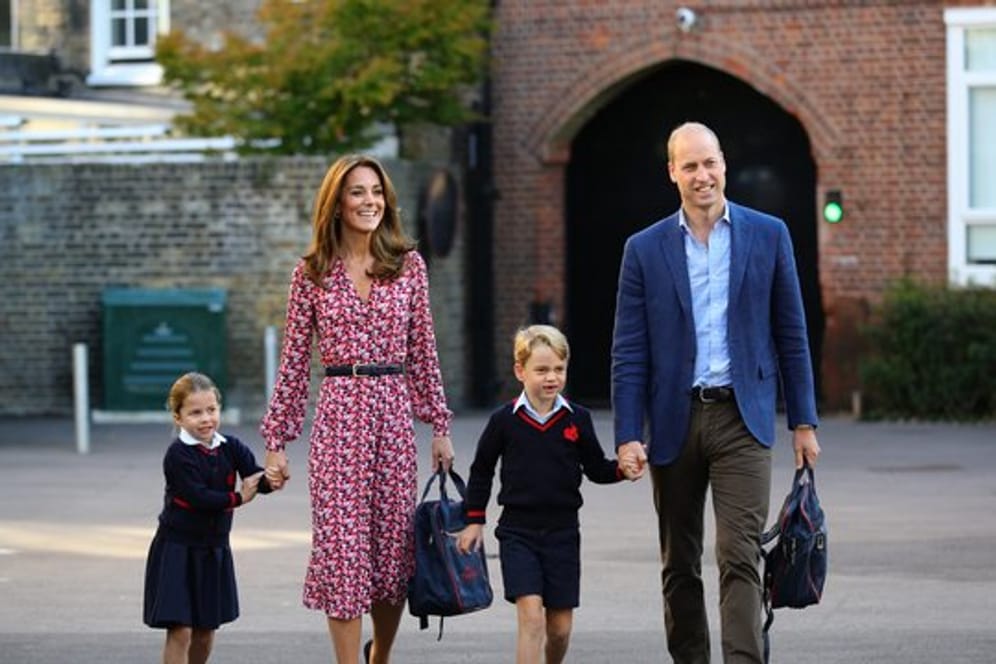 Prinzessin Charlotte in Begleitung ihrer Eltern und ihres Bruders Prinz George.