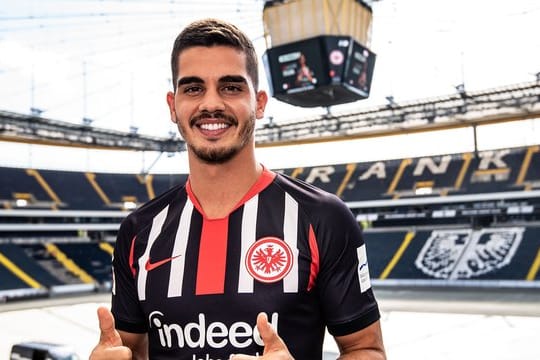 Der 23 Jahre alte Portugiese André Silva war für zwei Jahre vom AC Mailand ausgeliehen worden.