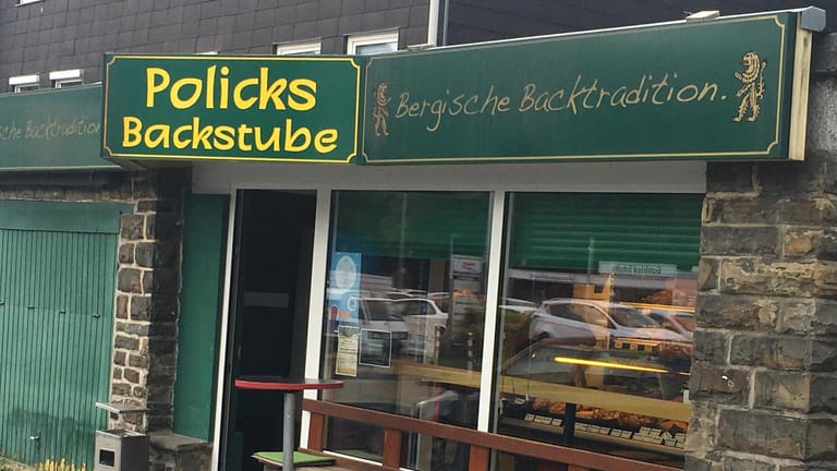 Eine Filiale der Bäckerei "Policks Backstube" in Wuppertal: Dort können die Pfandbecher geliehen werden.