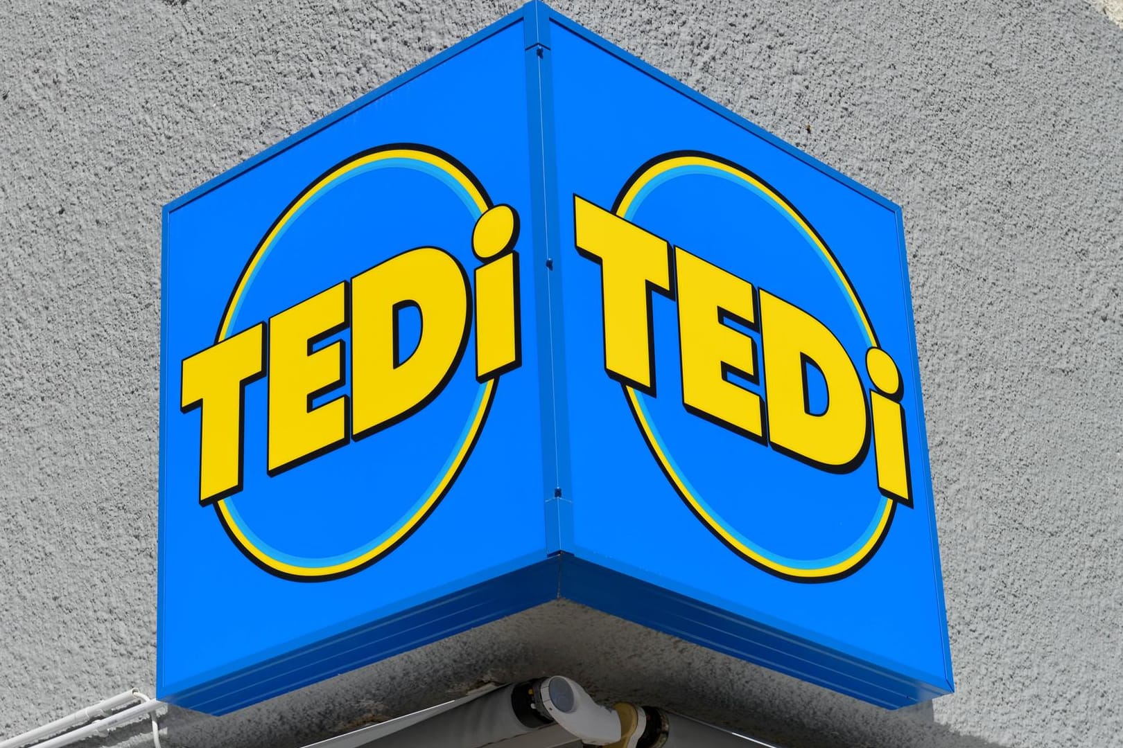 Logo von Tedi: Das Unternehmen entschuldigt sich für einen Rückruf.