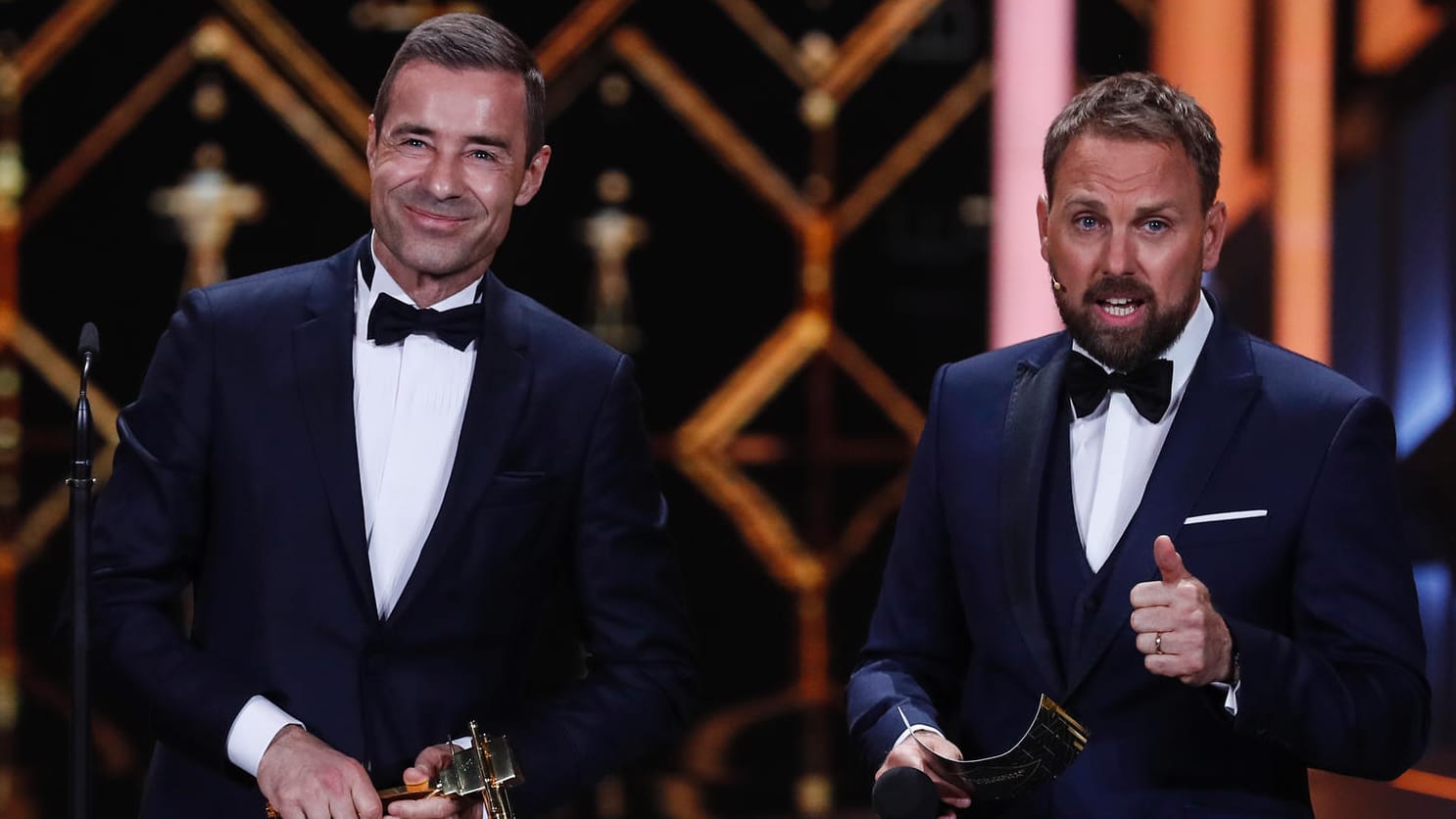 Kai Pflaume (l.) und Steven Gätjen bei der Verleihung der Goldenen Kamera 2019.