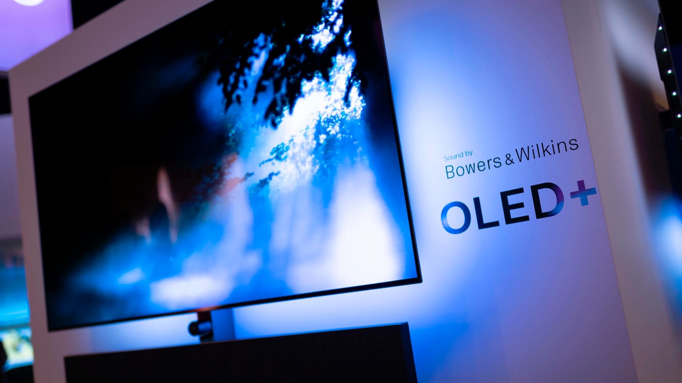 Fernseher: Mit Android TV ausgestattet sind Philips' neue OLED-TV-Serien 934 und 984 (Bild).