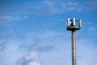 Funkmast: Im Zuge eines Vertrags zwischen den großen Mobilfunkanbietern und dem Bund sollen bis zu 1.400 neue Sendemasten errichtet werden.