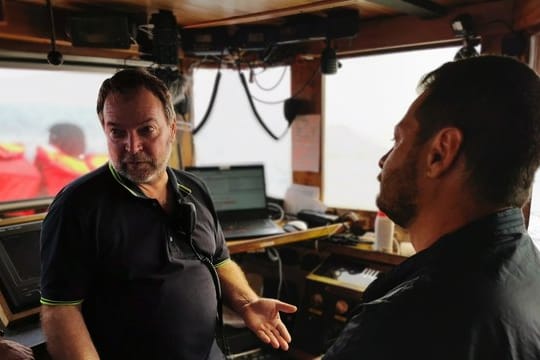 Kapitän Claus-Peter Reisch auf der Brücke des Rettungsschiffs "Eleonore".