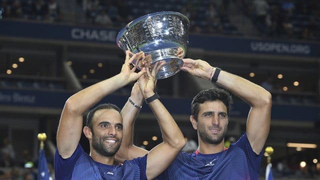 Juan Sebastian Cabal (l) und Robert Farah aus Kolumbien gewannen die US Open.