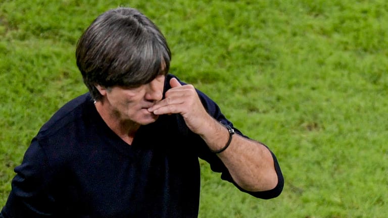 Was passierte da in der zweiten Halbzeit? Bundestrainer Joachim Löw dürfte diese Frage noch länger beschäftigen?