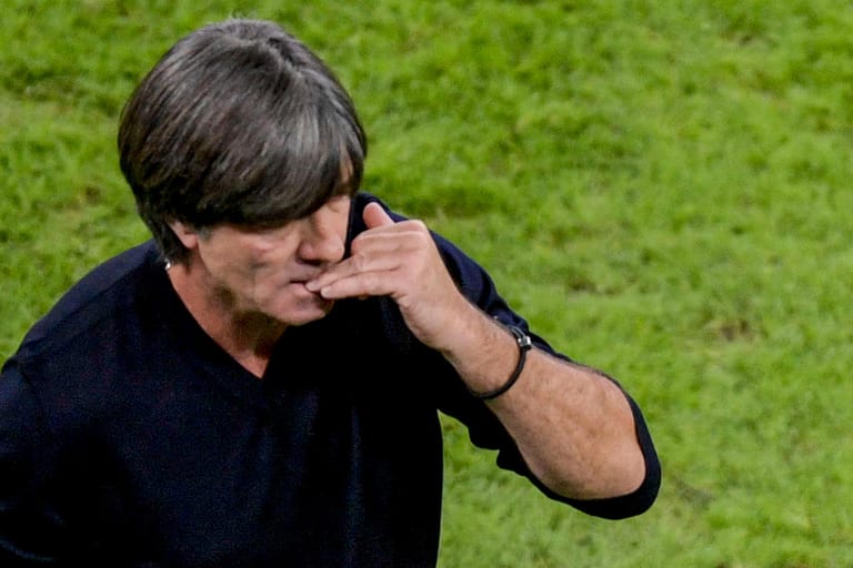 Was passierte da in der zweiten Halbzeit? Bundestrainer Joachim Löw dürfte diese Frage noch länger beschäftigen?