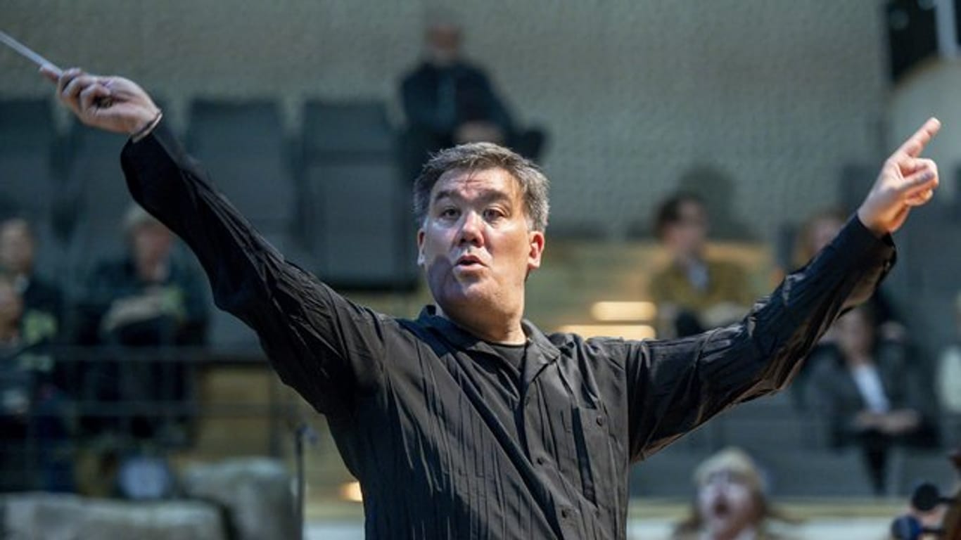 Alan Gilbert erlebte in Hamburg ein gelunges Debüt als Chefdirigent.