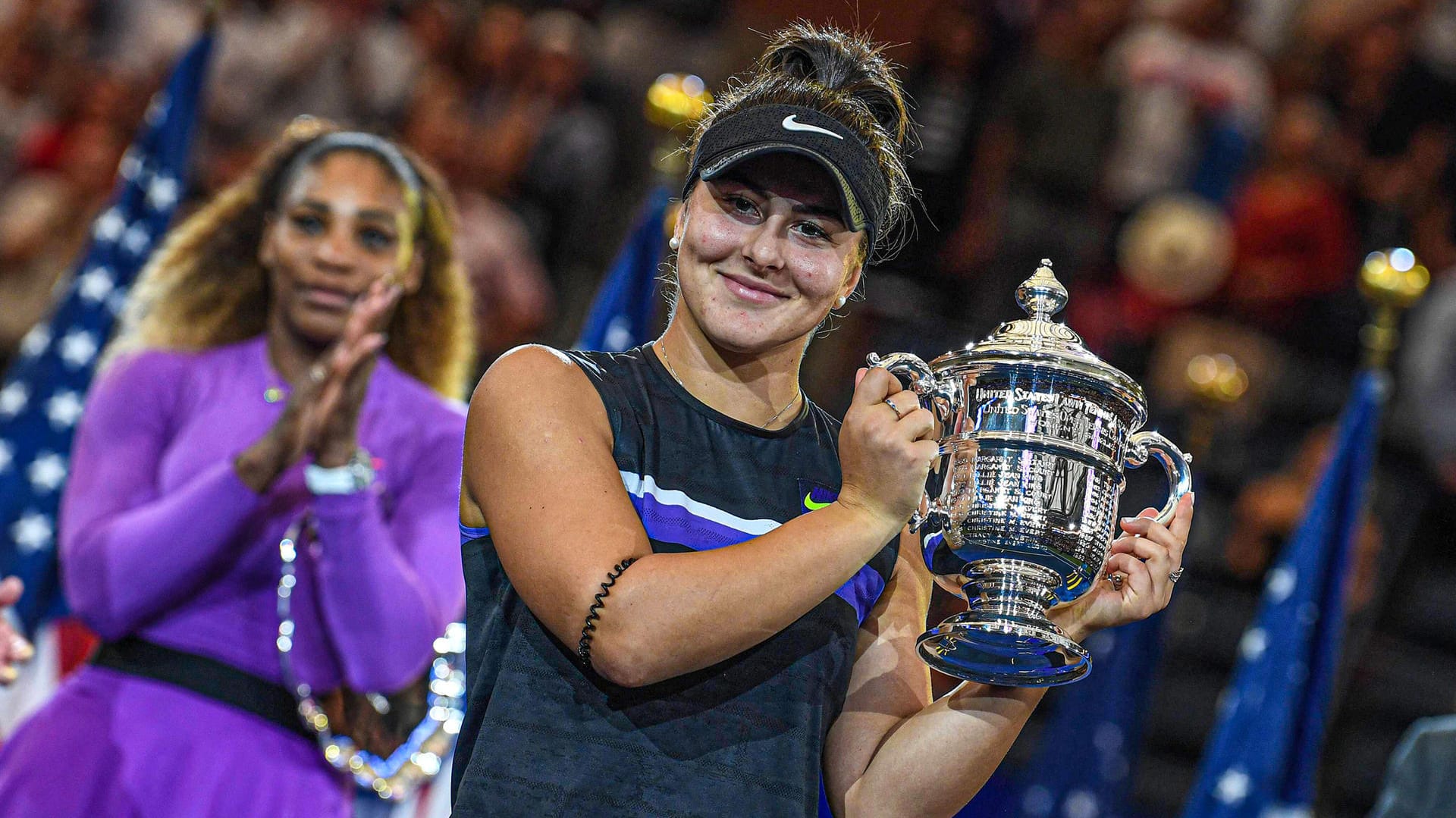 Hinter ihr musste sich in New York sogar Tennis-Superstar Serena Williams (l.) anstellen: Bianca Andreescu.