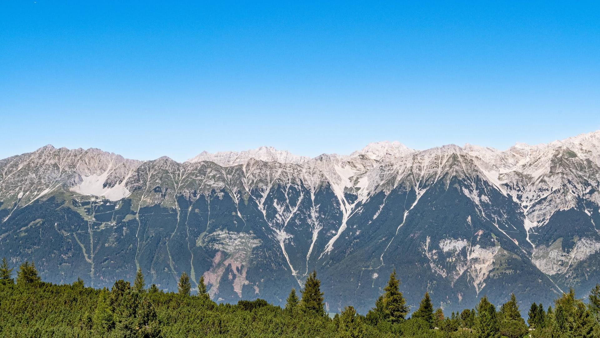 Die Tiroler Alpen: Am Freitag kam es zu mehreren tödlichen Unfällen.