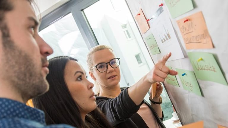 In vielen Bundesländern bekommen Arbeitnehmer freie Tage für Weiterbildungen.