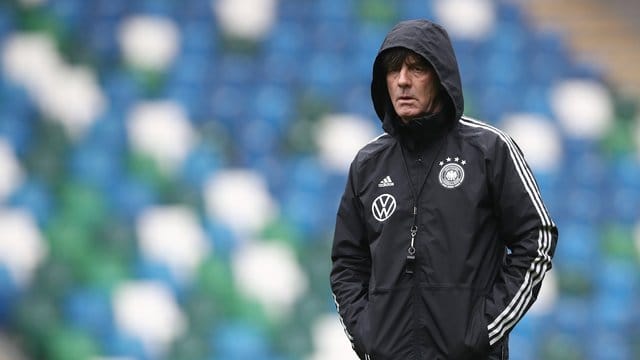 Bundestrainer Joachim Löw erwartet ein schweres Spiel in Nordirland. Bundestrainer Joachim Löw erwartet ein schweres Spiel in Nordirland.