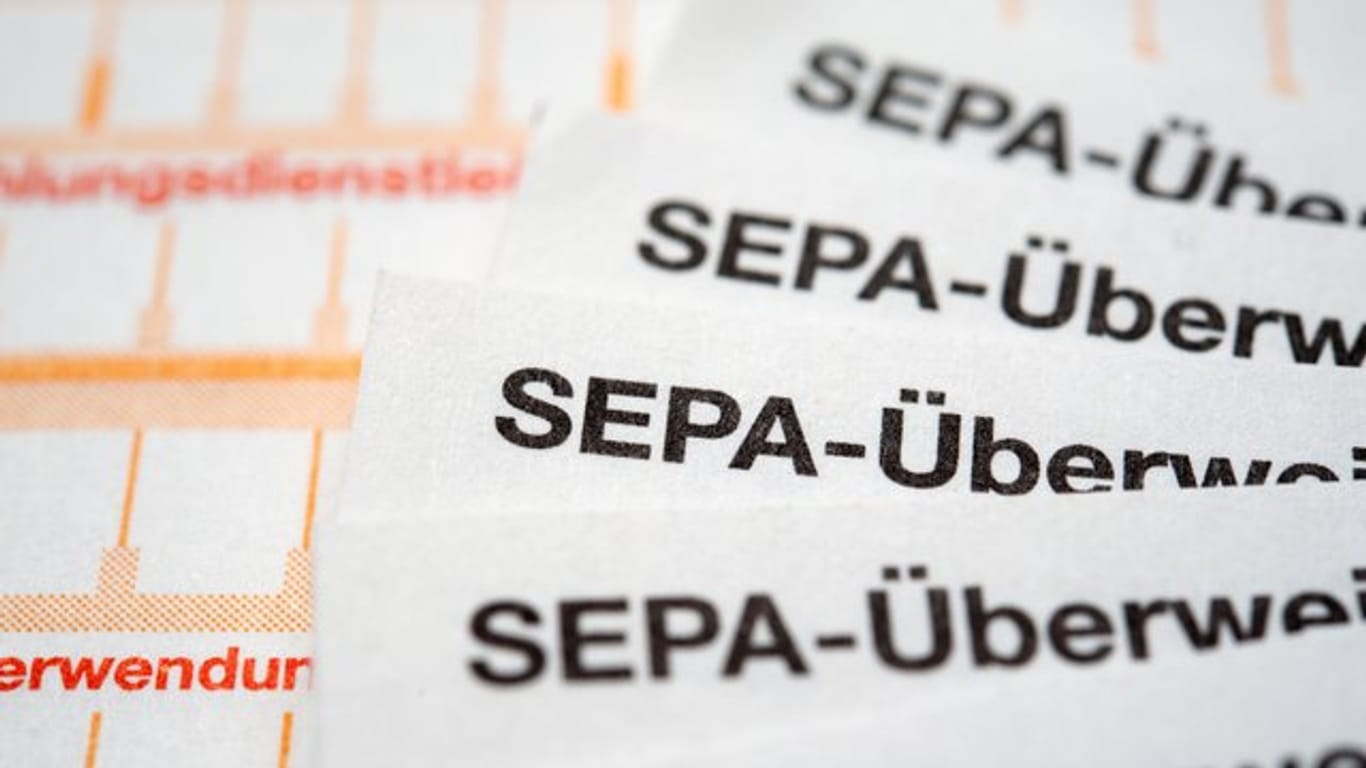 SEPA-Überweisung: Der EuGH hat entschieden, dass auch Kunden aus dem Ausland das SEPA-Lastschriftverfahren nutzen können müssen.