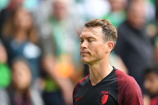 Stephan Lichtsteiner spielt für den FC Augsburg.