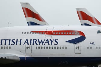 Flugzeuge der British Airways stehen an einem Flughafen: Piloten der Fluggesellschaft streiken für eine bessere Bezahlung.